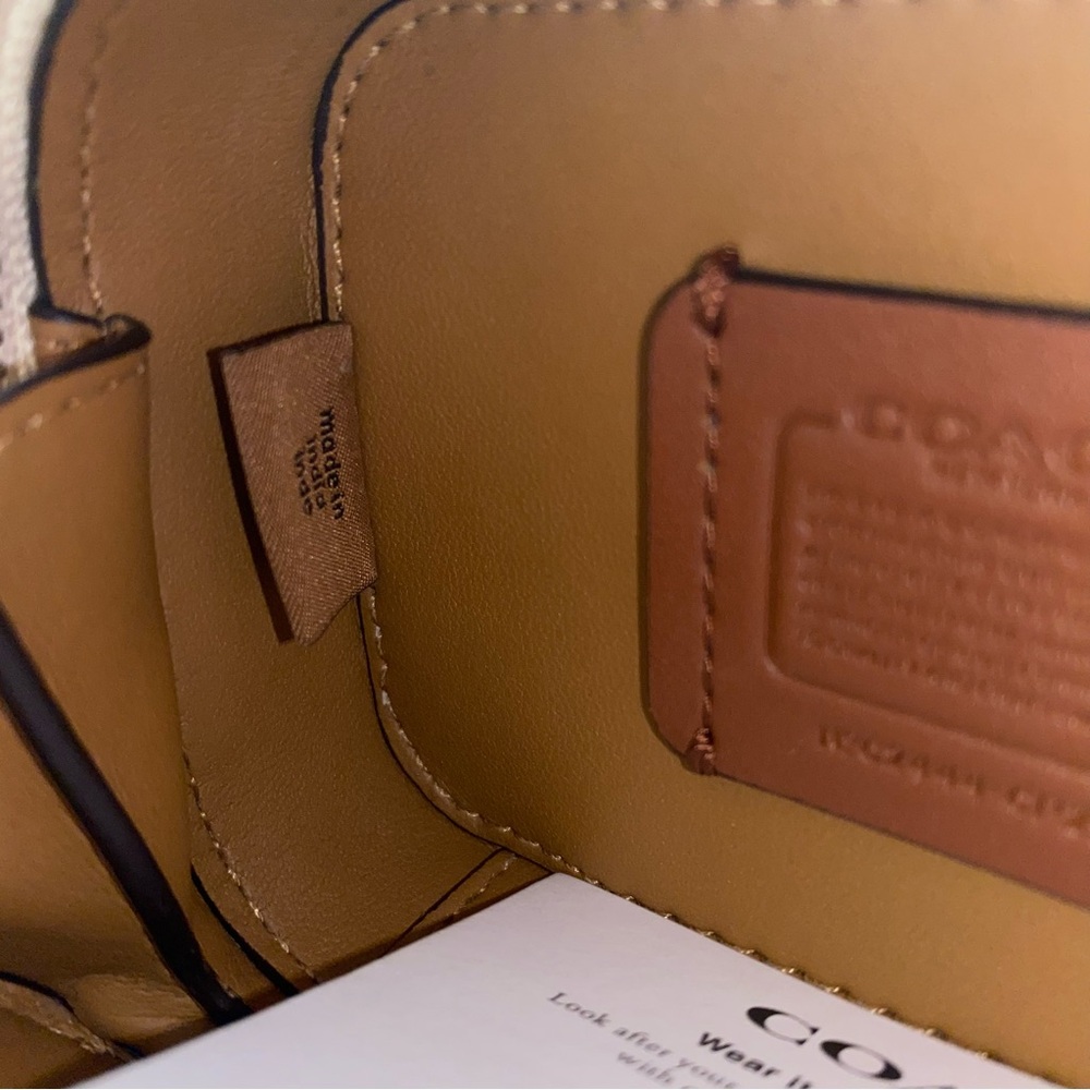 Coach leather crossbody pouch card case New - Picture 8 of 14